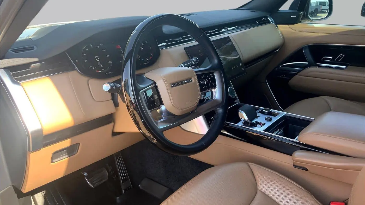 2023 Land Rover Range Rover P530 SE LWB