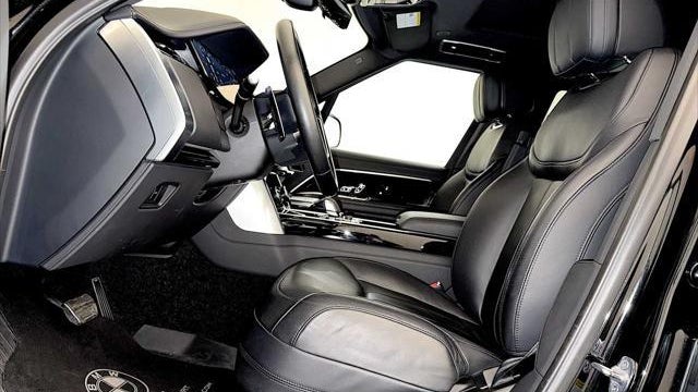 2023 Land Rover Range Rover P530 SE LWB