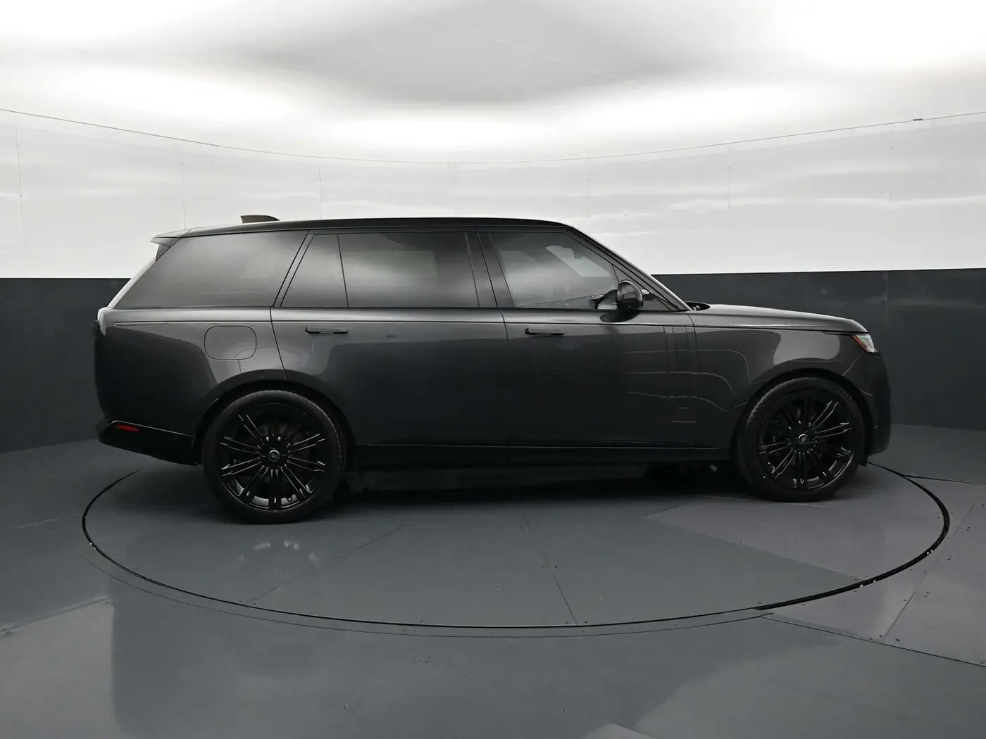 2023 Land Rover Range Rover - $92,257