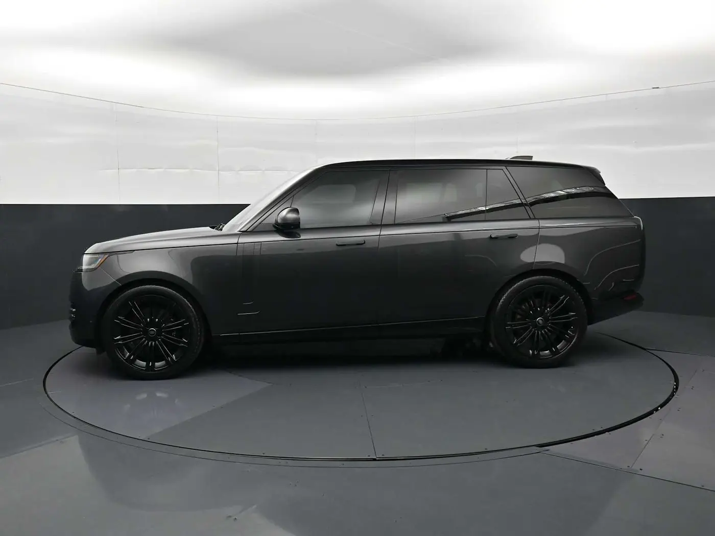 2023 Land Rover Range Rover - $92,257