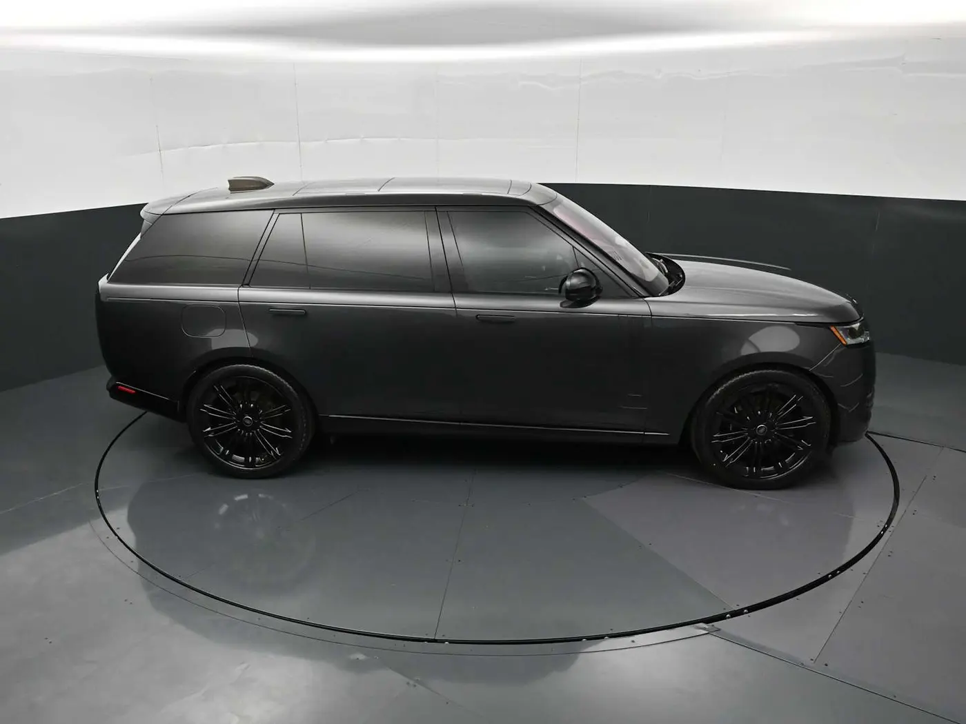 2023 Land Rover Range Rover - $92,257