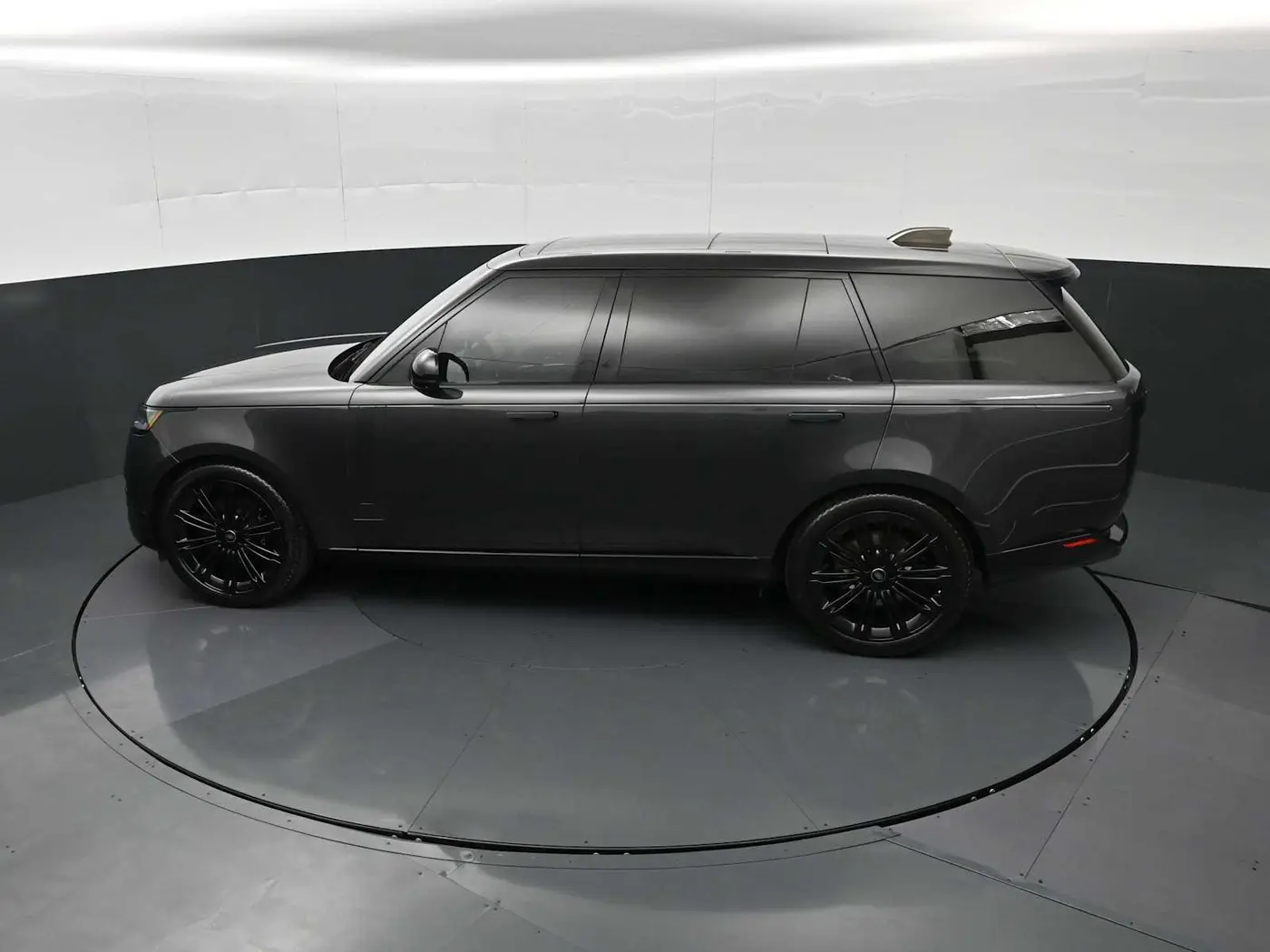 2023 Land Rover Range Rover - $92,257