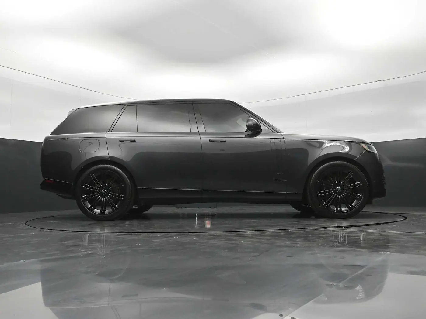 2023 Land Rover Range Rover - $92,257