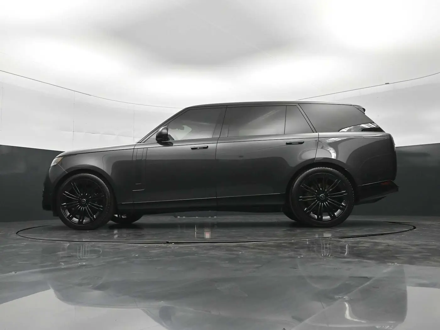 2023 Land Rover Range Rover - $92,257