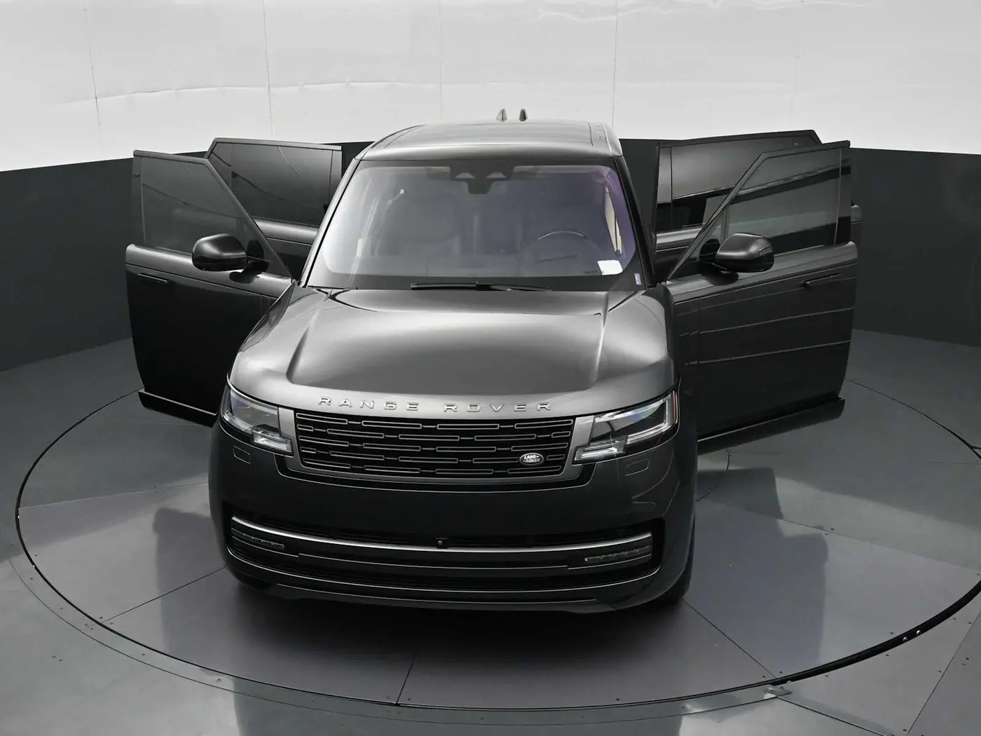 2023 Land Rover Range Rover - $92,257