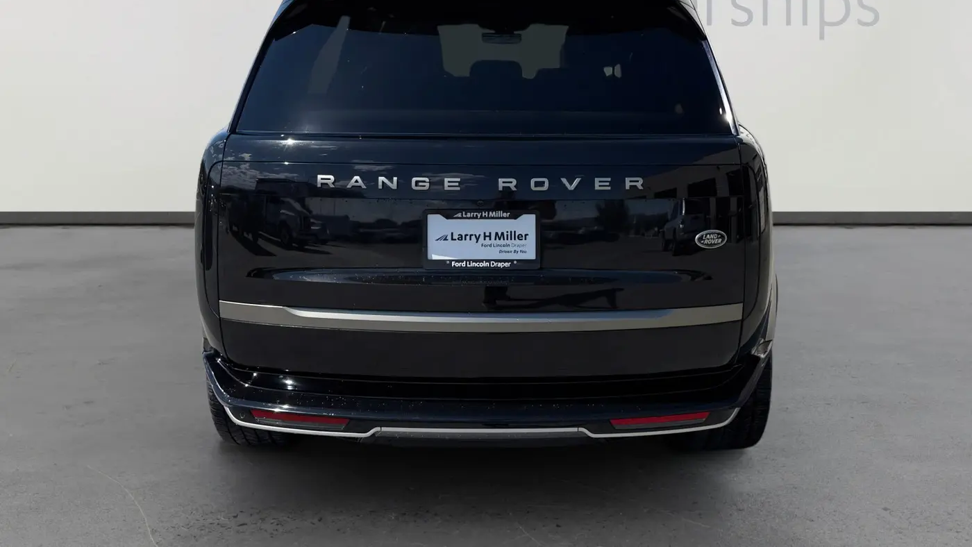 2023 Land Rover Range Rover P530 SE LWB