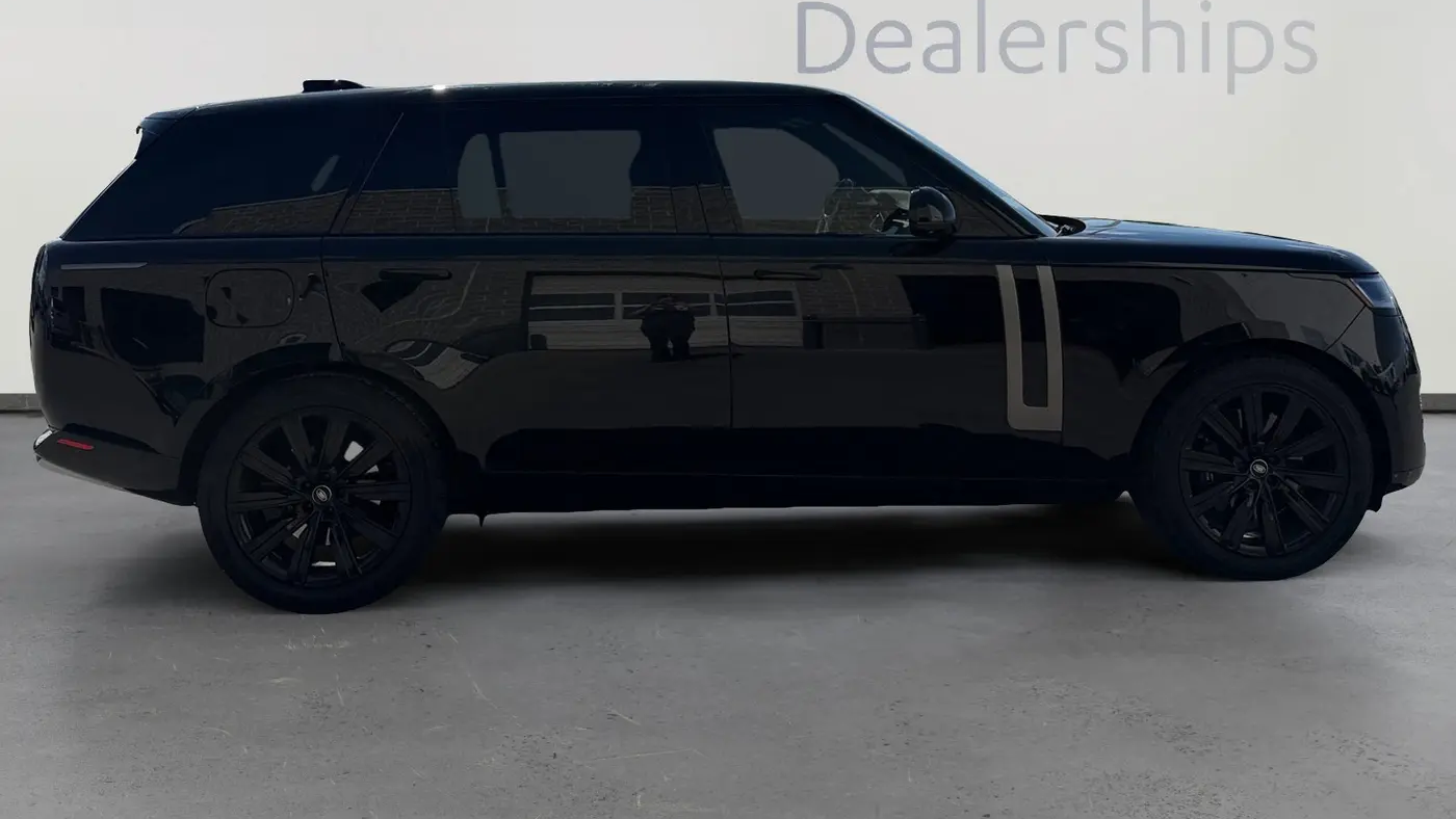 2023 Land Rover Range Rover P530 SE LWB