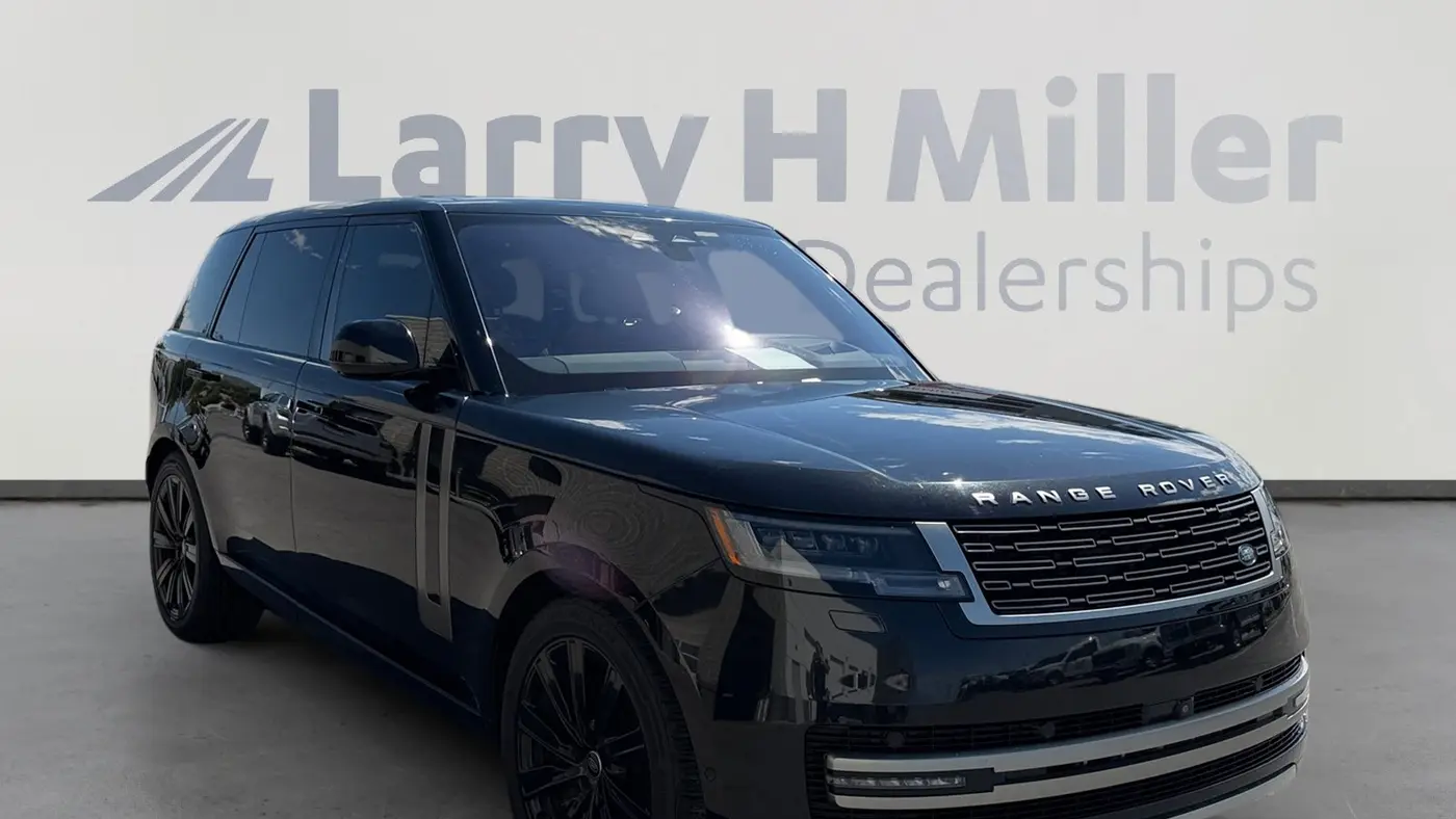 2023 Land Rover Range Rover P530 SE LWB
