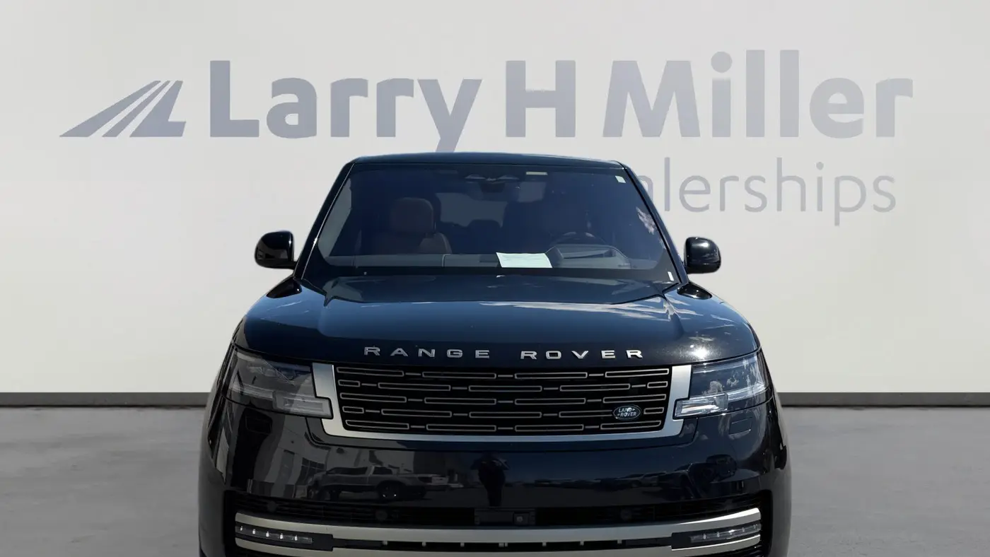 2023 Land Rover Range Rover P530 SE LWB