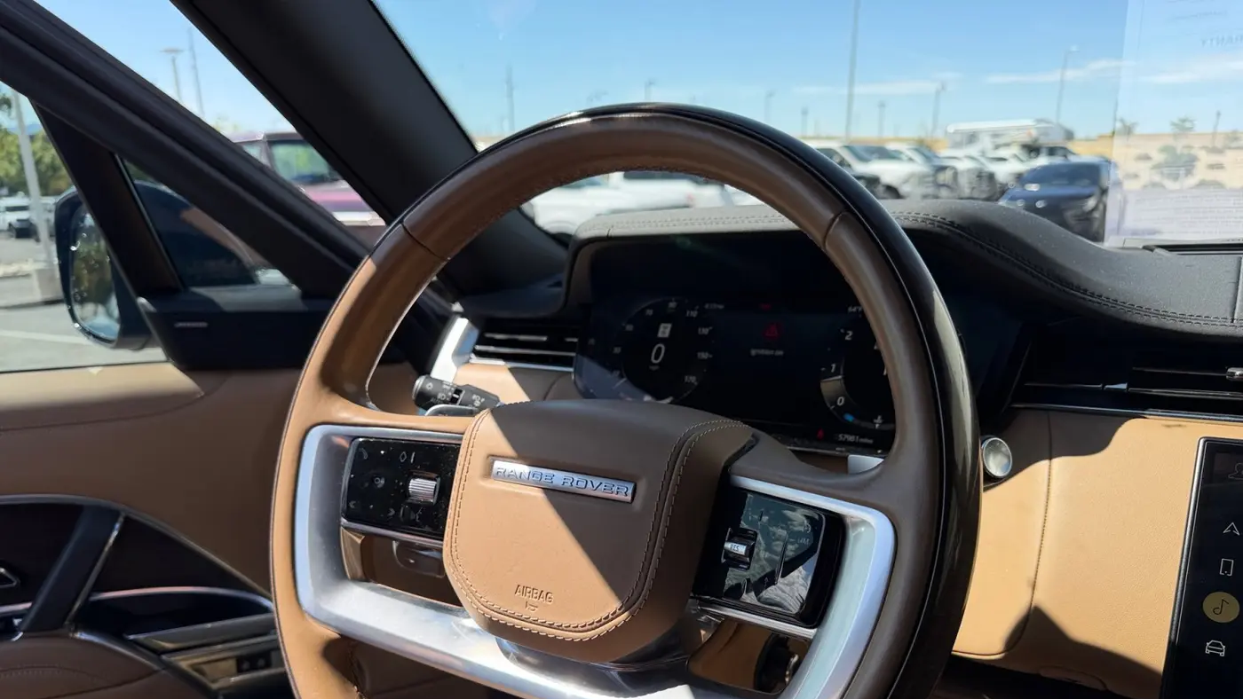 2023 Land Rover Range Rover P530 SE LWB