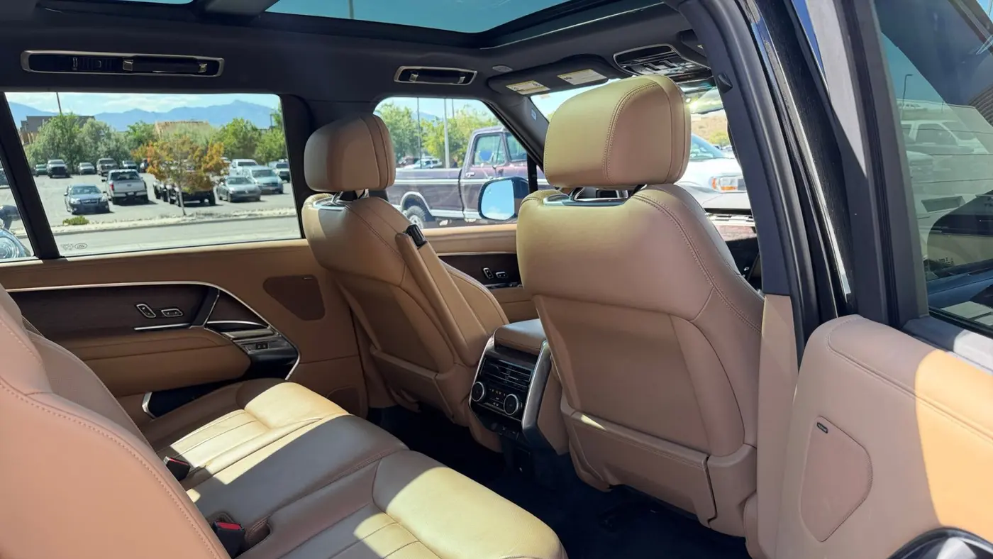 2023 Land Rover Range Rover P530 SE LWB
