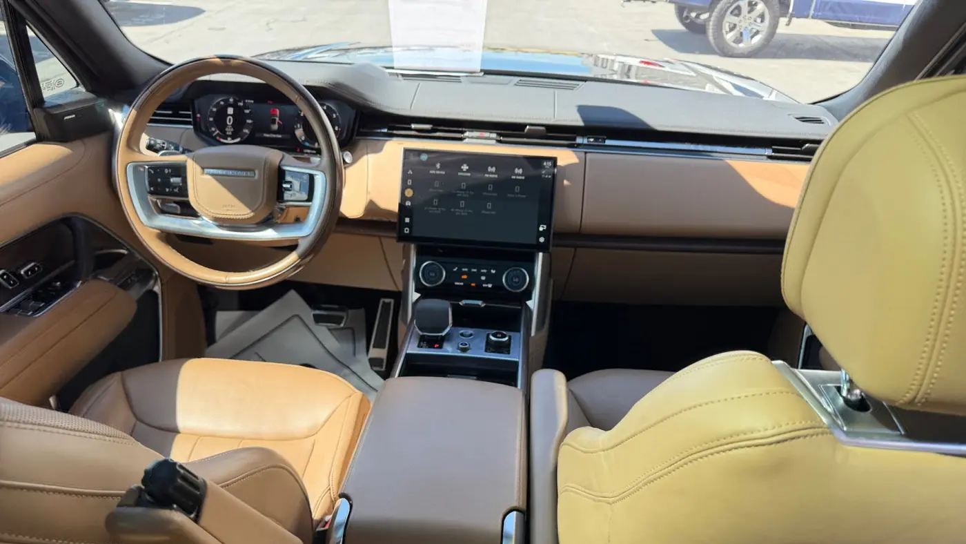2023 Land Rover Range Rover P530 SE LWB