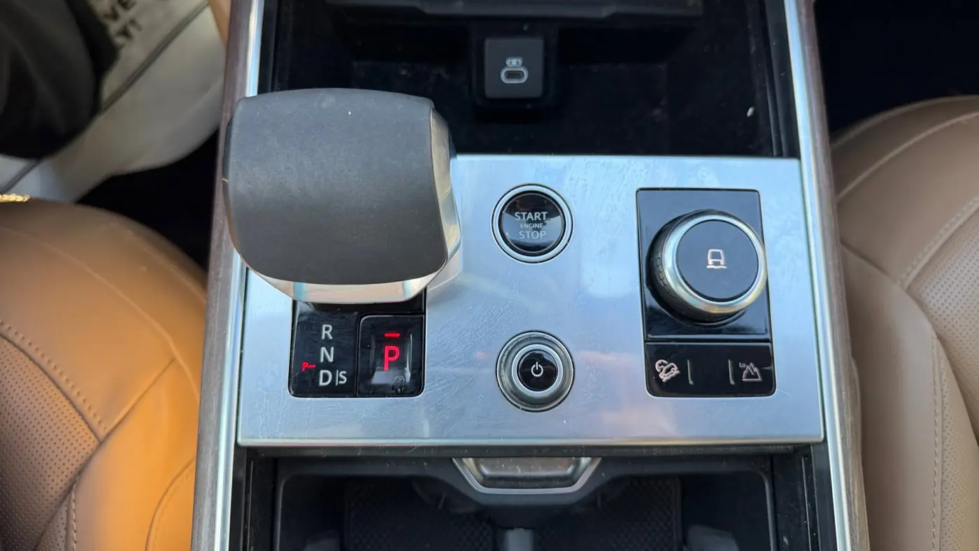 2023 Land Rover Range Rover P530 SE LWB