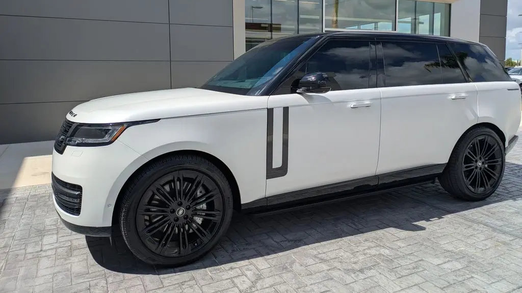 Preowned 2025 Land Rover Range Rover P530 SE LWB for Sale