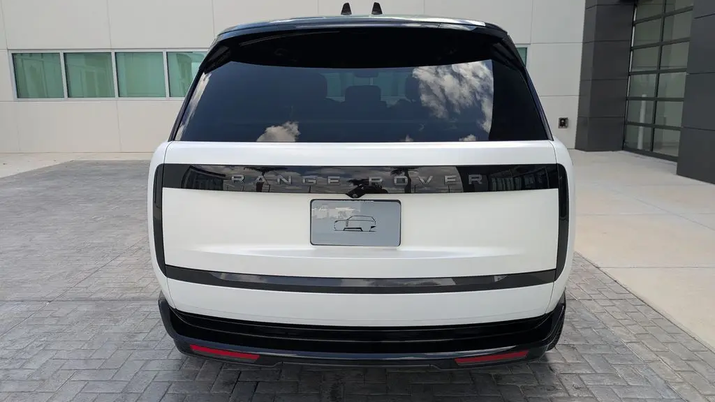 2025 Land Rover Range Rover P530 SE LWB