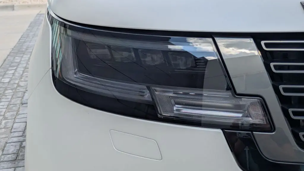 2025 Land Rover Range Rover P530 SE LWB