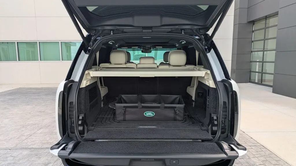2025 Land Rover Range Rover P530 SE LWB