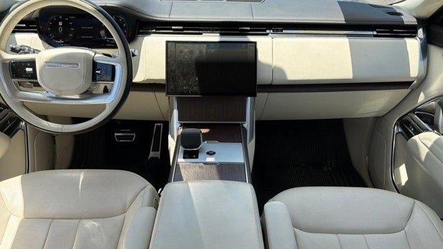 2024 Land Rover Range Rover P530 SE LWB