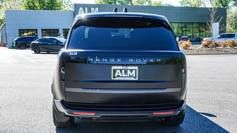 2024 Land Rover Range Rover P530 SE LWB