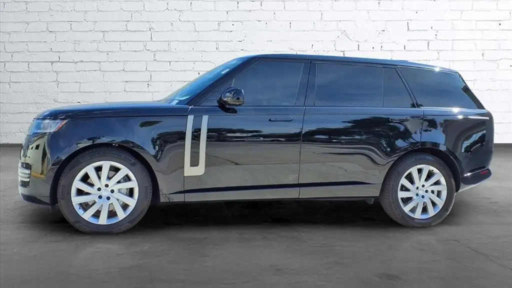 2025 Land Rover Range Rover P400 SE LWB