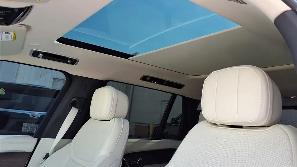 2025 Land Rover Range Rover P400 SE LWB