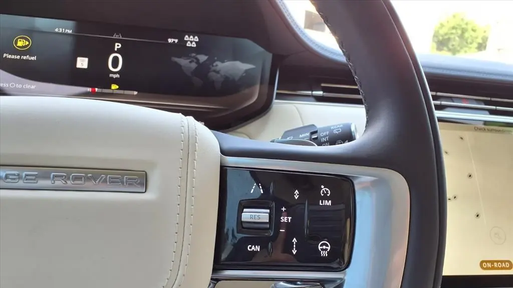 2025 Land Rover Range Rover P400 SE LWB