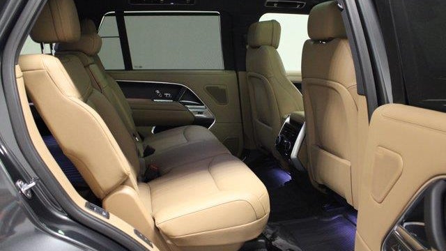 2025 Land Rover Range Rover P400 SE LWB