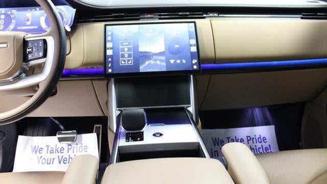 2025 Land Rover Range Rover P400 SE LWB