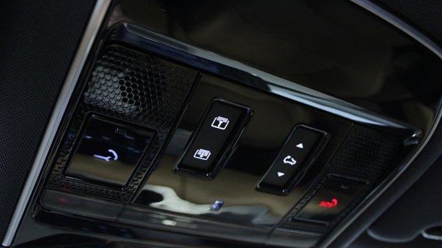 2025 Land Rover Range Rover P400 SE LWB
