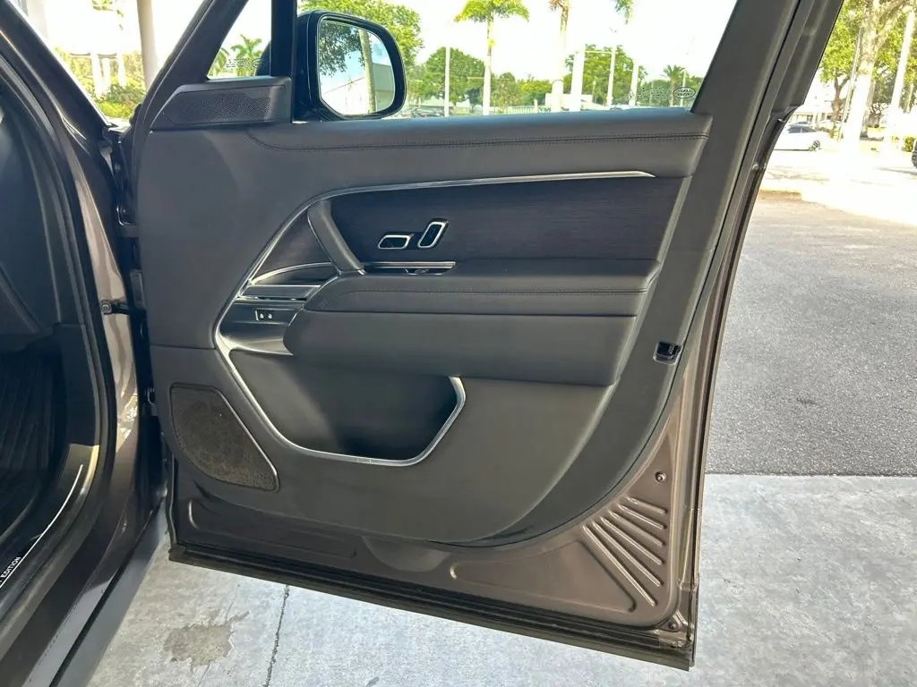 2022 Land Rover New Range Rover - $79,991