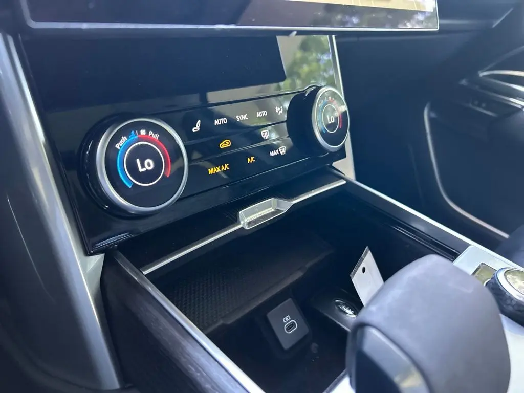 2022 Land Rover New Range Rover - $79,991