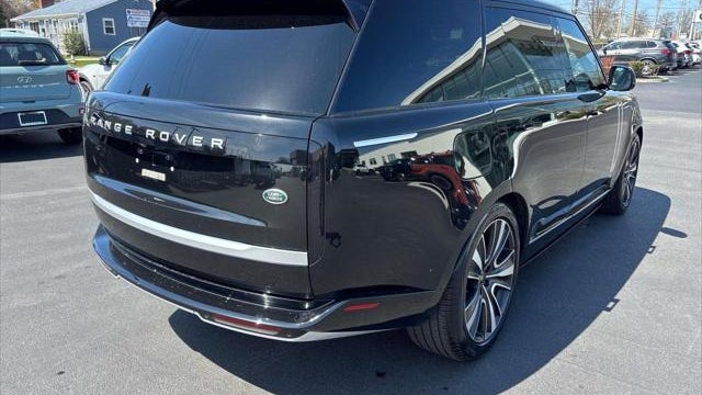 2023 Land Rover Range Rover P530 First Edition LWB