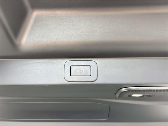 2023 Land Rover Range Rover - $99,900