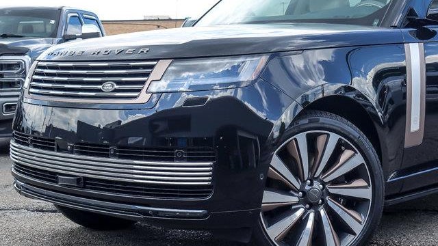 2026 Land Rover Range Rover P615 SV LWB