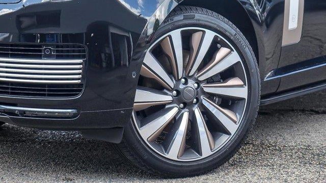 2026 Land Rover Range Rover P615 SV LWB