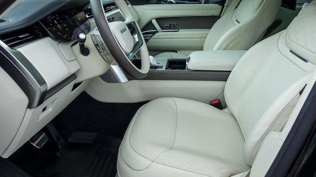 2026 Land Rover Range Rover P615 SV LWB