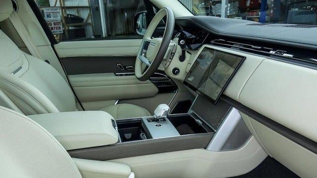 2026 Land Rover Range Rover P615 SV LWB