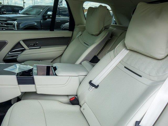 2026 Land Rover Range Rover - $259,969