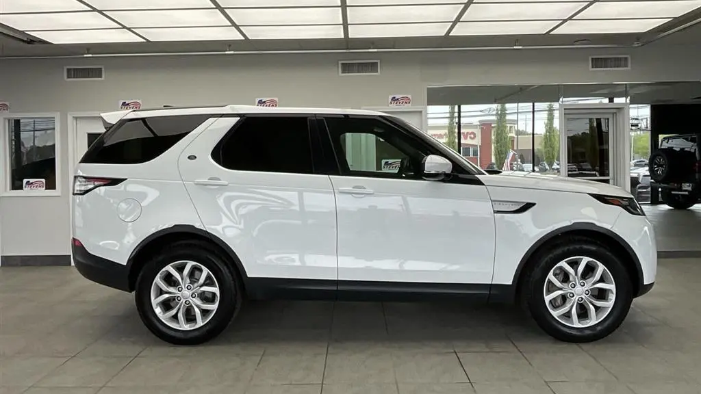 2020 Land Rover Discovery SE