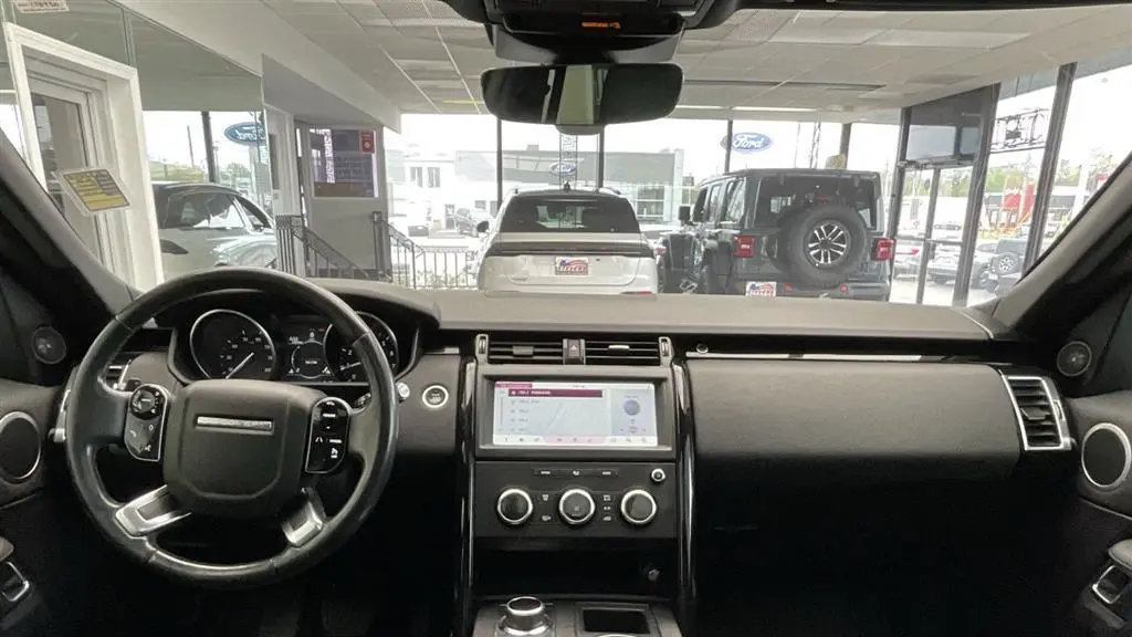 2020 Land Rover Discovery SE