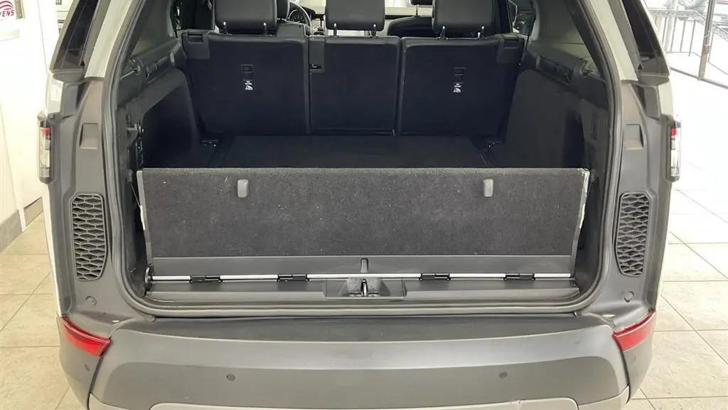 2020 Land Rover Discovery SE