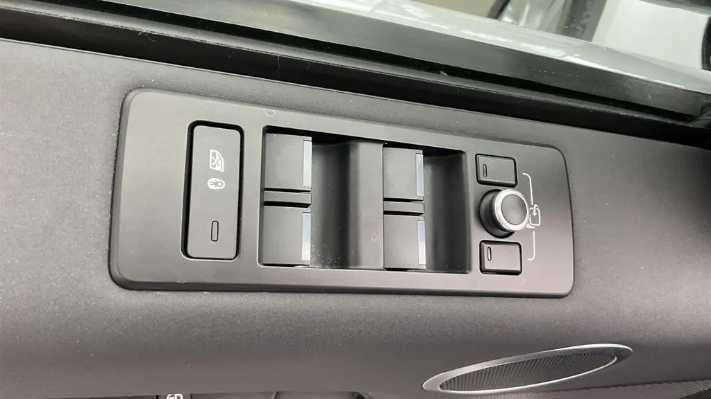 2020 Land Rover Discovery SE