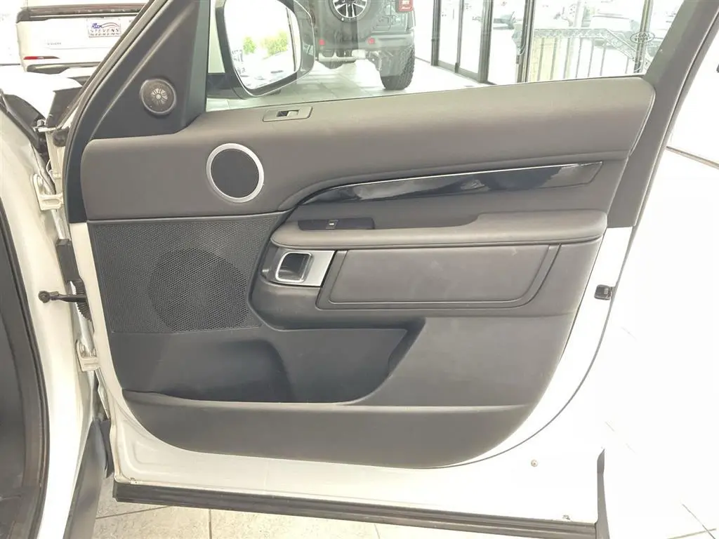 2020 Land Rover Discovery - $12,495