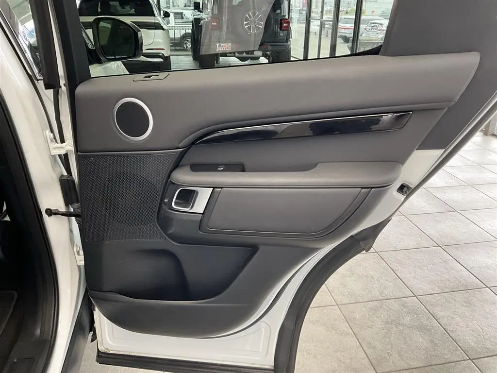 2020 Land Rover Discovery - $12,495