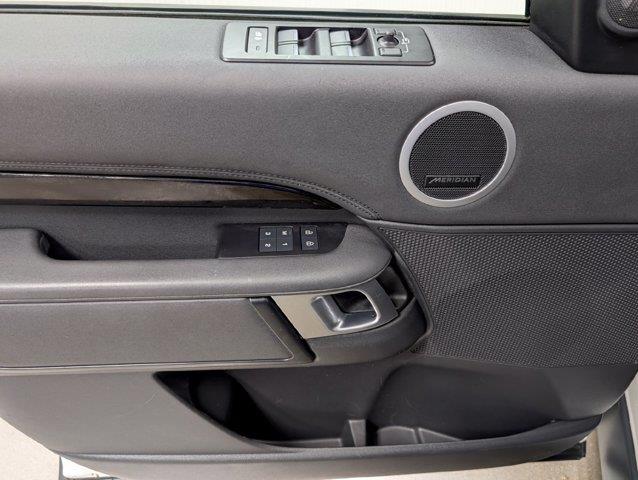 2024 Land Rover Discovery - $28,499