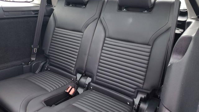 2024 Land Rover Discovery P300 S