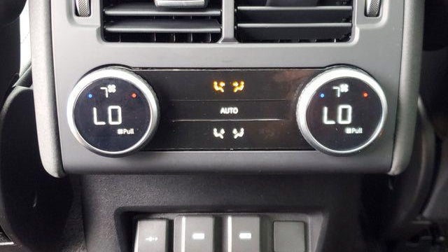 2024 Land Rover Discovery P300 S