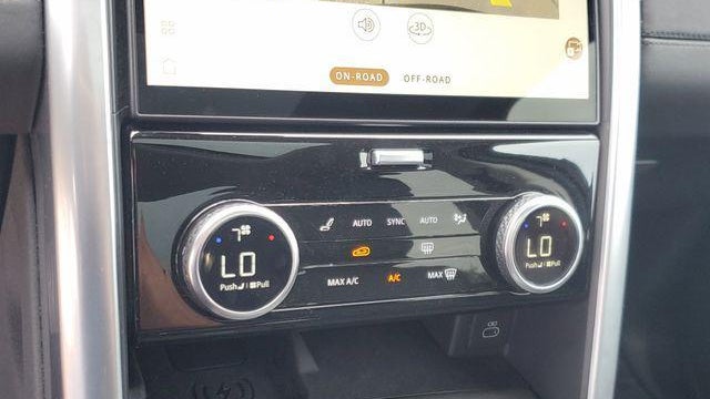 2024 Land Rover Discovery P300 S