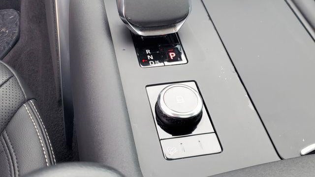 2024 Land Rover Discovery P300 S