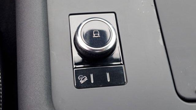 2024 Land Rover Discovery P300 S